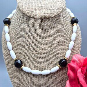 Vintage Trifari Black and White Beaded Choker Necklace Gold Tone Accents 17.5"
